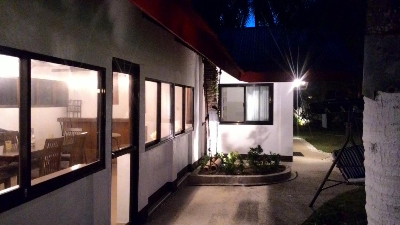 Bamboo Beachhouse Dormitory Garcia Hernandez Exterior foto