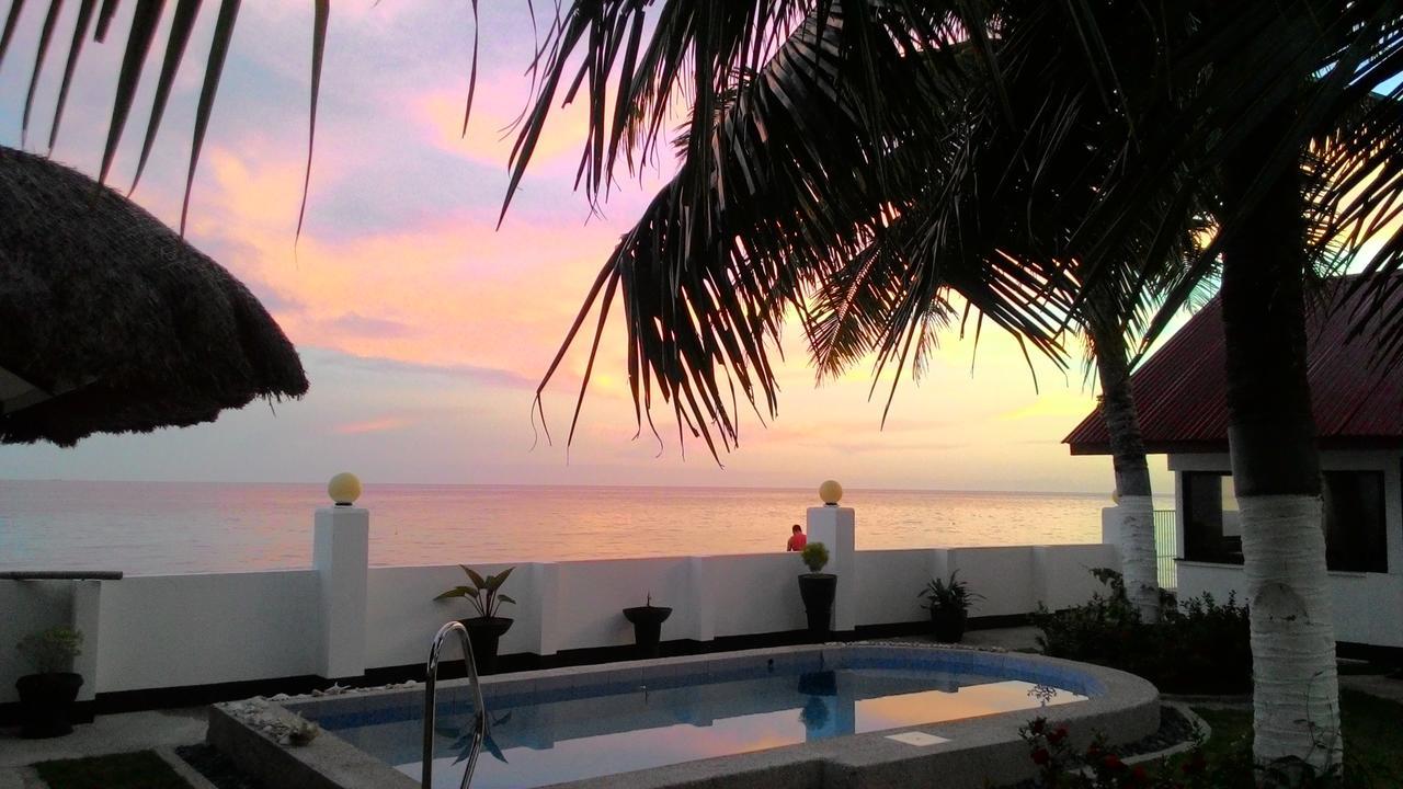 Bamboo Beachhouse Dormitory Garcia Hernandez Exterior foto